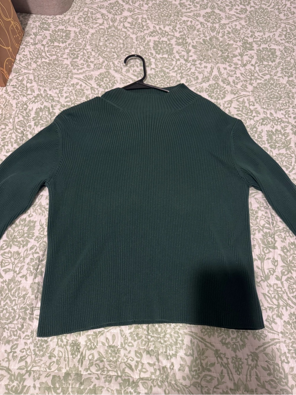 Women's Dark Green Ribbed Knit Sweater